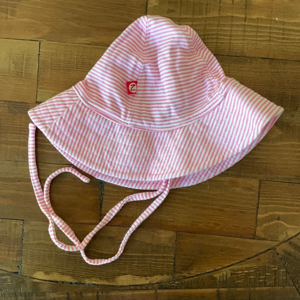 Zutano like new summer baby hat 6 months
